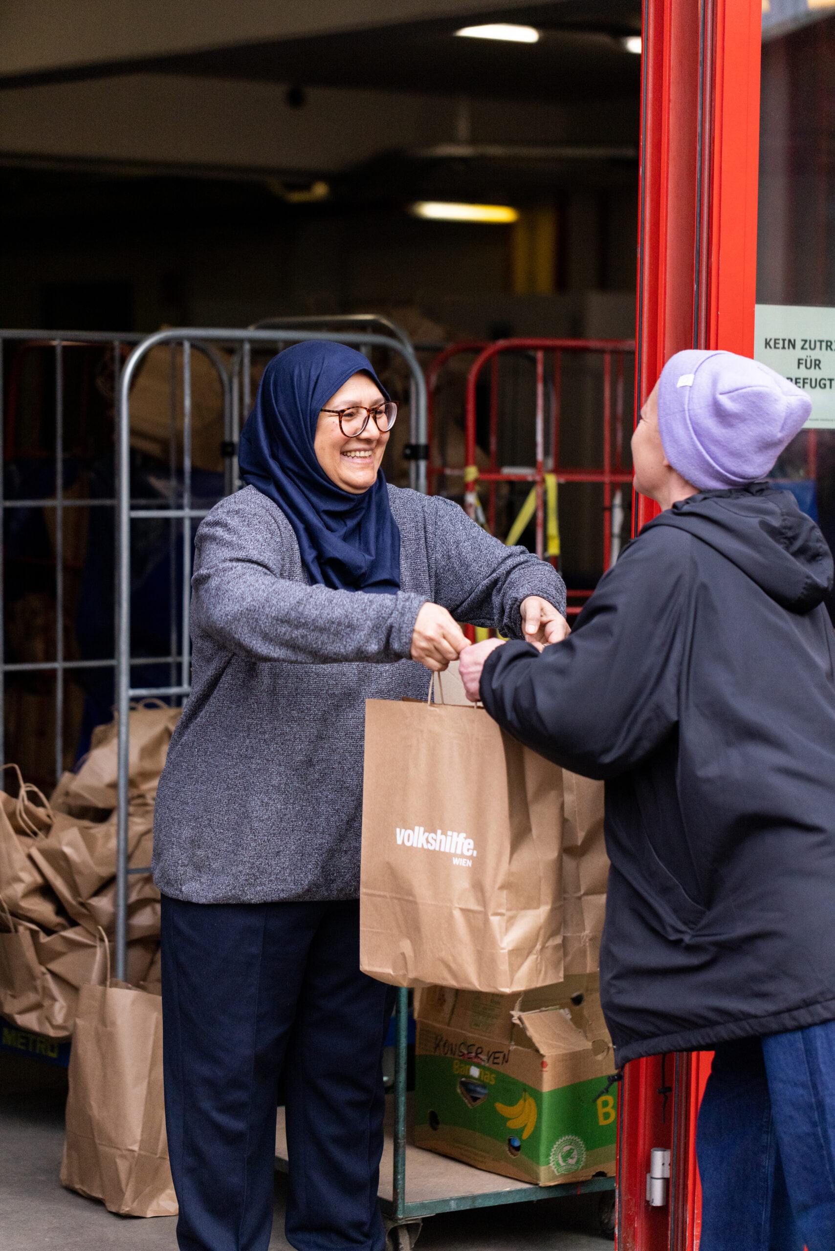 VHW_Lebensmittelausgabe_23_12